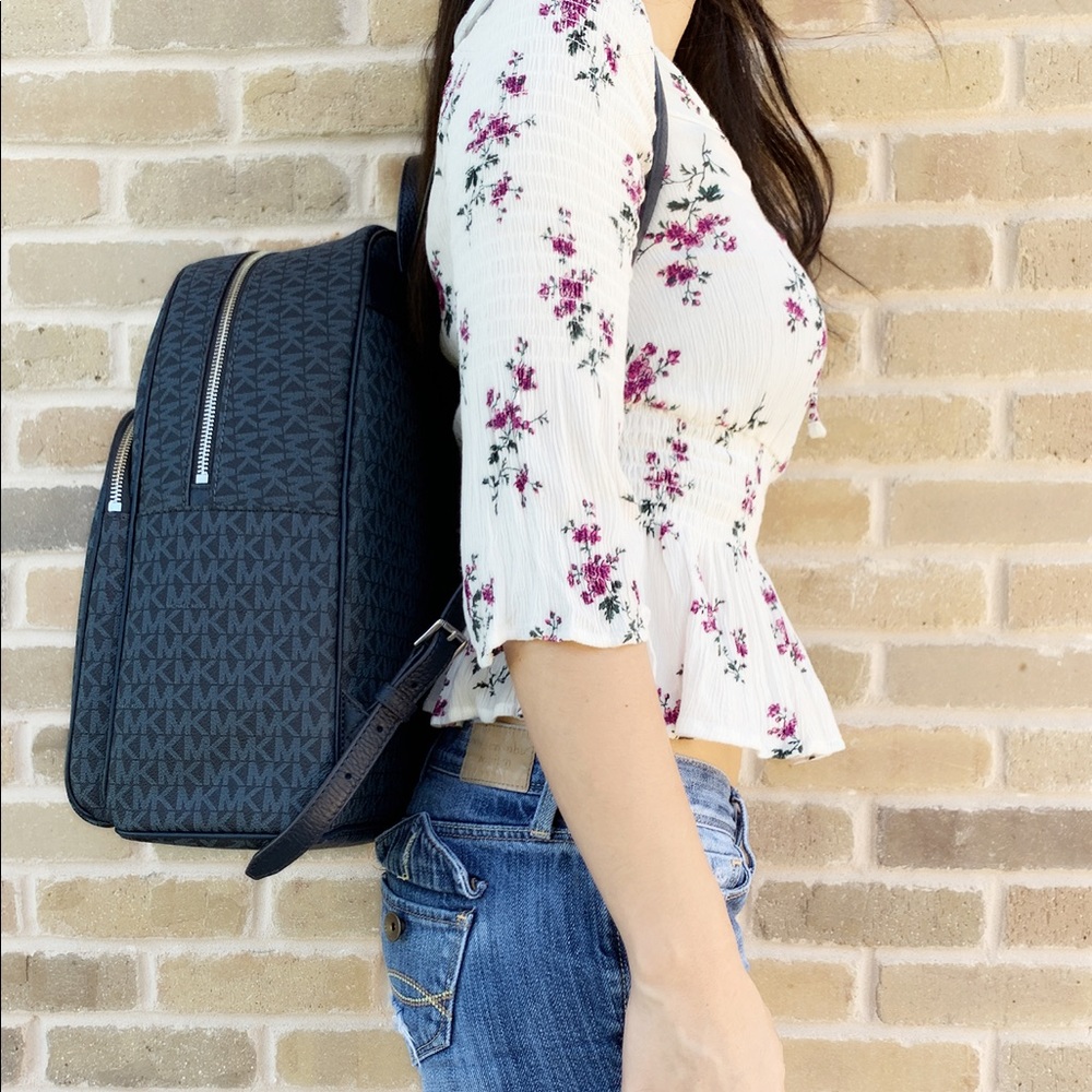 👜💕-Michael Kors Large Backpack Wallet SET SALE‼️ - Picture 3 of 7